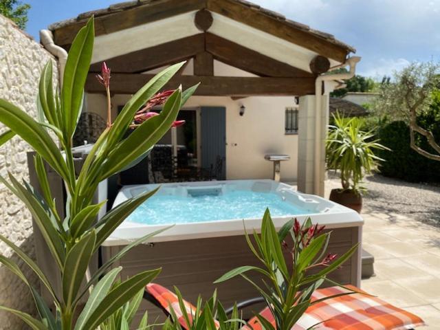 Mas Beau Soleil & Spa Cottages De Charme Avec Jacuzzi&Jardin Prives Saint-Rémy-de-Provence Eksteriør billede
