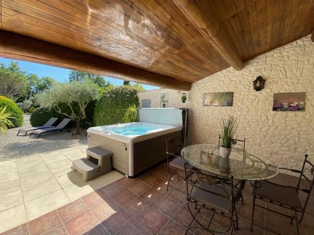 Mas Beau Soleil & Spa Cottages De Charme Avec Jacuzzi&Jardin Prives Saint-Rémy-de-Provence Eksteriør billede